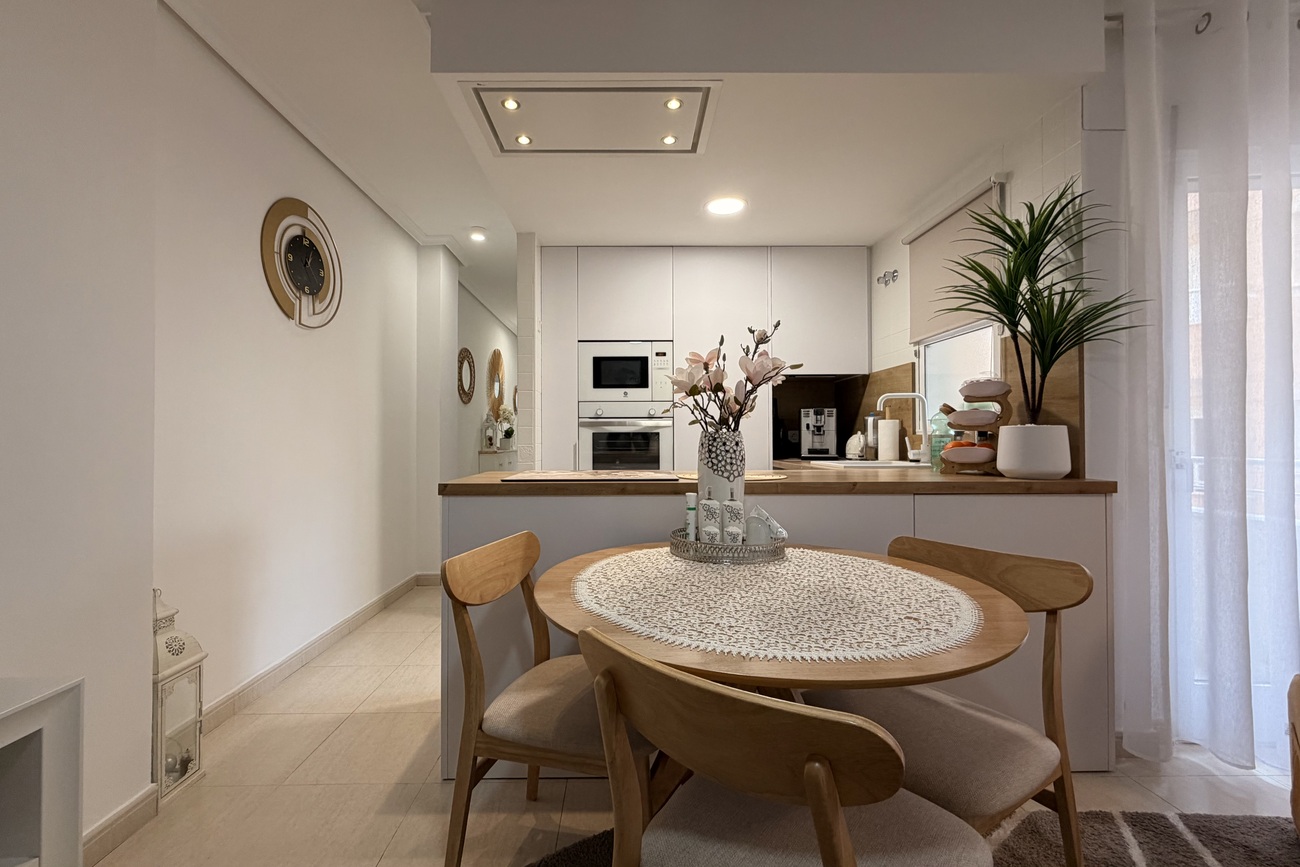 3 Bed, 2 Bath, ApartmentFor Sale, Torrevieja, Alicante