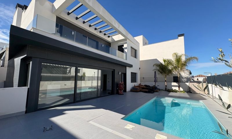 3 Bed, 2 Bath, HouseFor Sale, Algorfa, Alicante