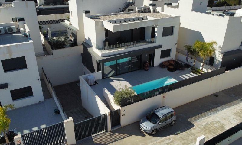 3 Bed, 2 Bath, HouseFor Sale, Algorfa, Alicante