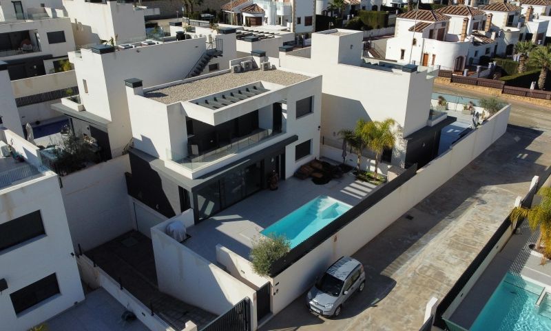 3 Bed, 2 Bath, HouseFor Sale, Algorfa, Alicante