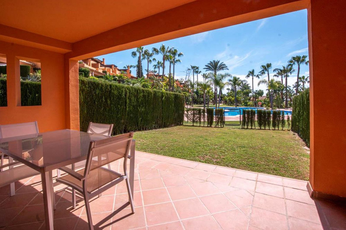 3 Bed, 3 Bath, HouseFor Sale, El Paraíso, Estepona, Malaga