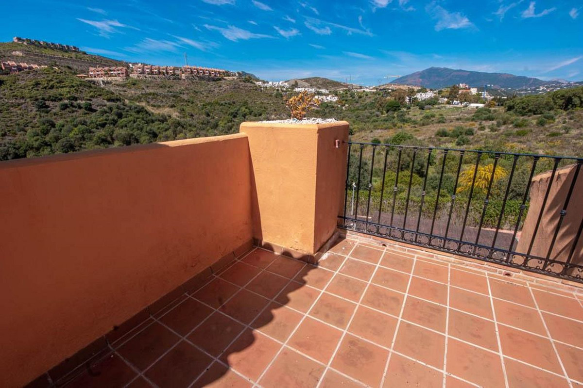 3 Bed, 3 Bath, HouseFor Sale, El Paraíso, Estepona, Malaga