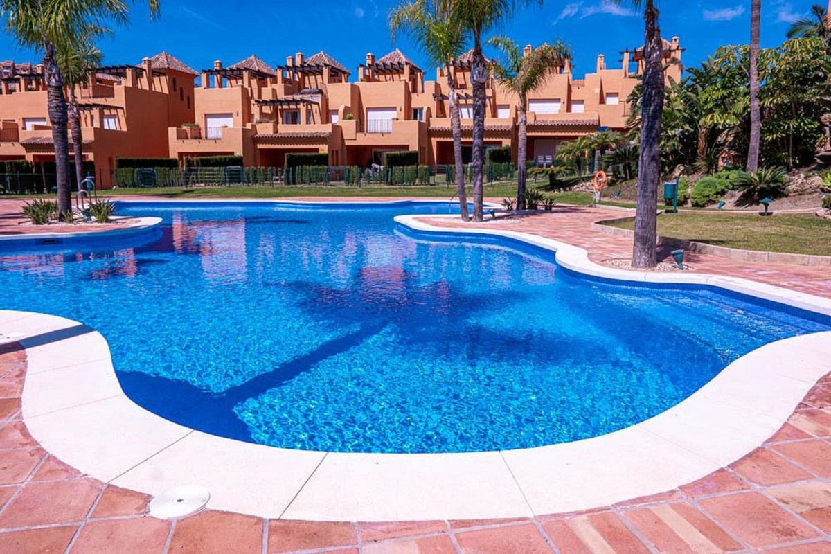 3 Bed, 3 Bath, HouseFor Sale, El Paraíso, Estepona, Malaga