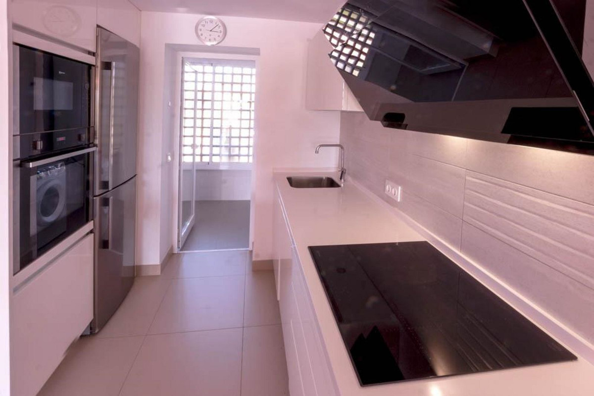 3 Bed, 3 Bath, HouseFor Sale, El Paraíso, Estepona, Malaga