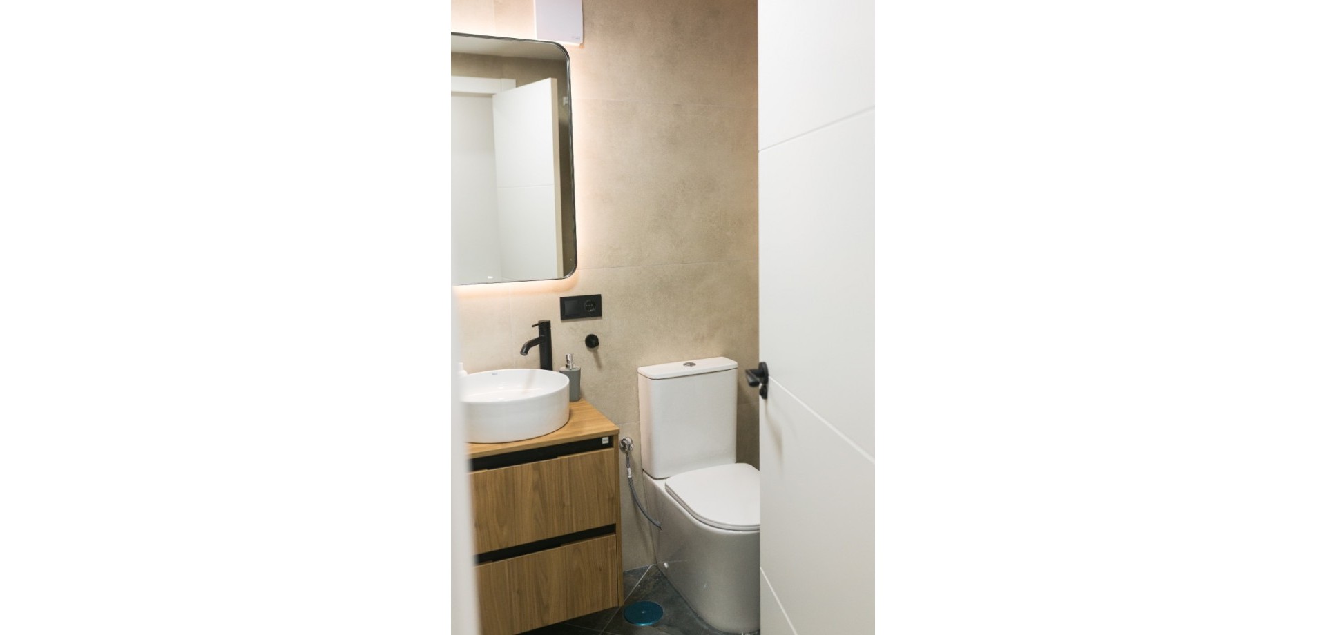 2 Bed, 1 Bath, ApartmentFor Sale, Torrevieja, Alicante