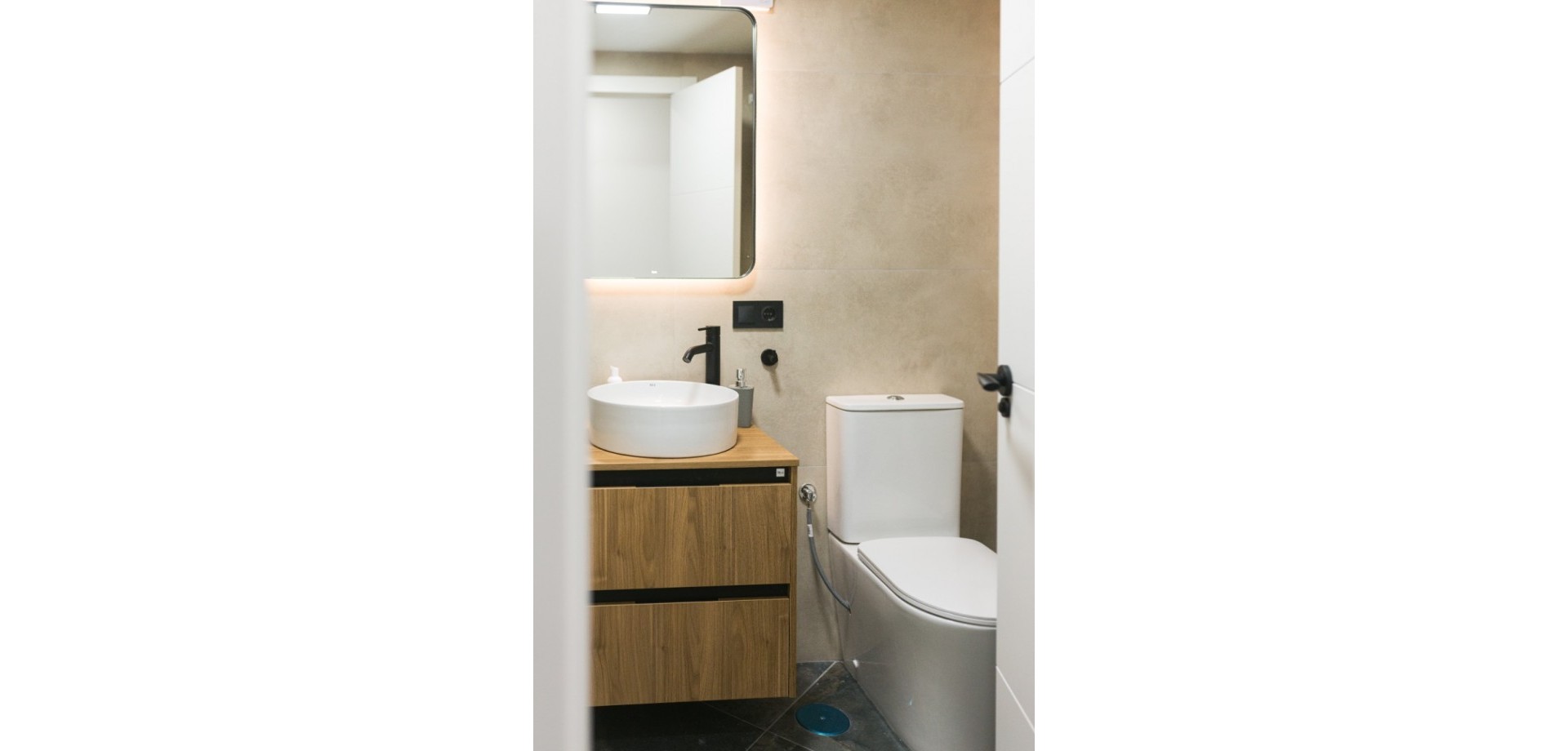 2 Bed, 1 Bath, ApartmentFor Sale, Torrevieja, Alicante