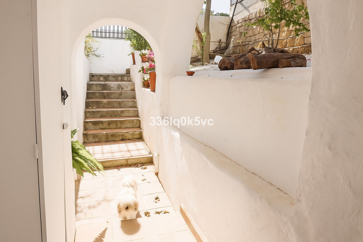 2 Bed, 2 Bath, ApartmentFor Sale, Benahavis, Malaga