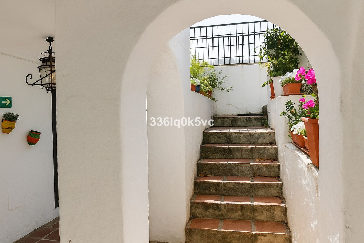 2 Bed, 2 Bath, ApartmentFor Sale, Benahavis, Malaga