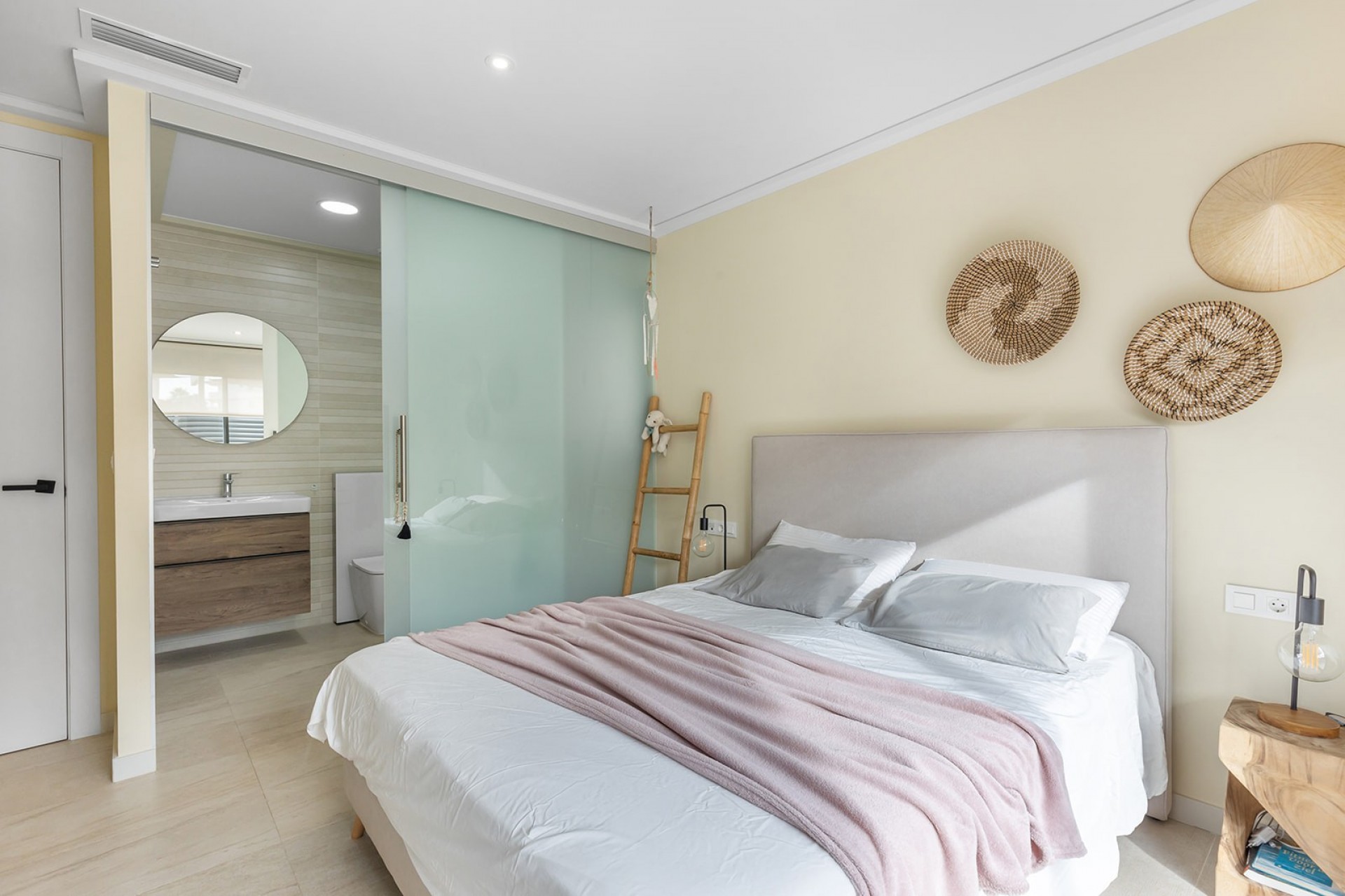 2 Bed, 2 Bath, ApartmentFor Sale, Torrevieja, Alicante