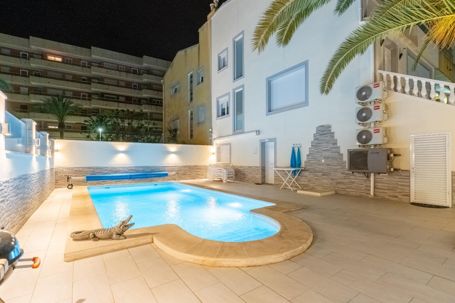 4 Bed, 3 Bath, HouseFor Sale, Torrevieja, Alicante