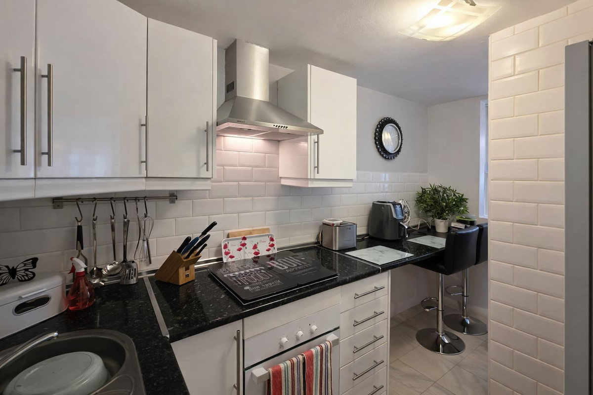 2 Bed, 1 Bath, ApartmentFor Sale, Fuengirola, Malaga