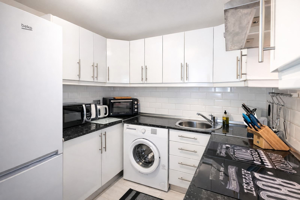 2 Bed, 1 Bath, ApartmentFor Sale, Fuengirola, Malaga