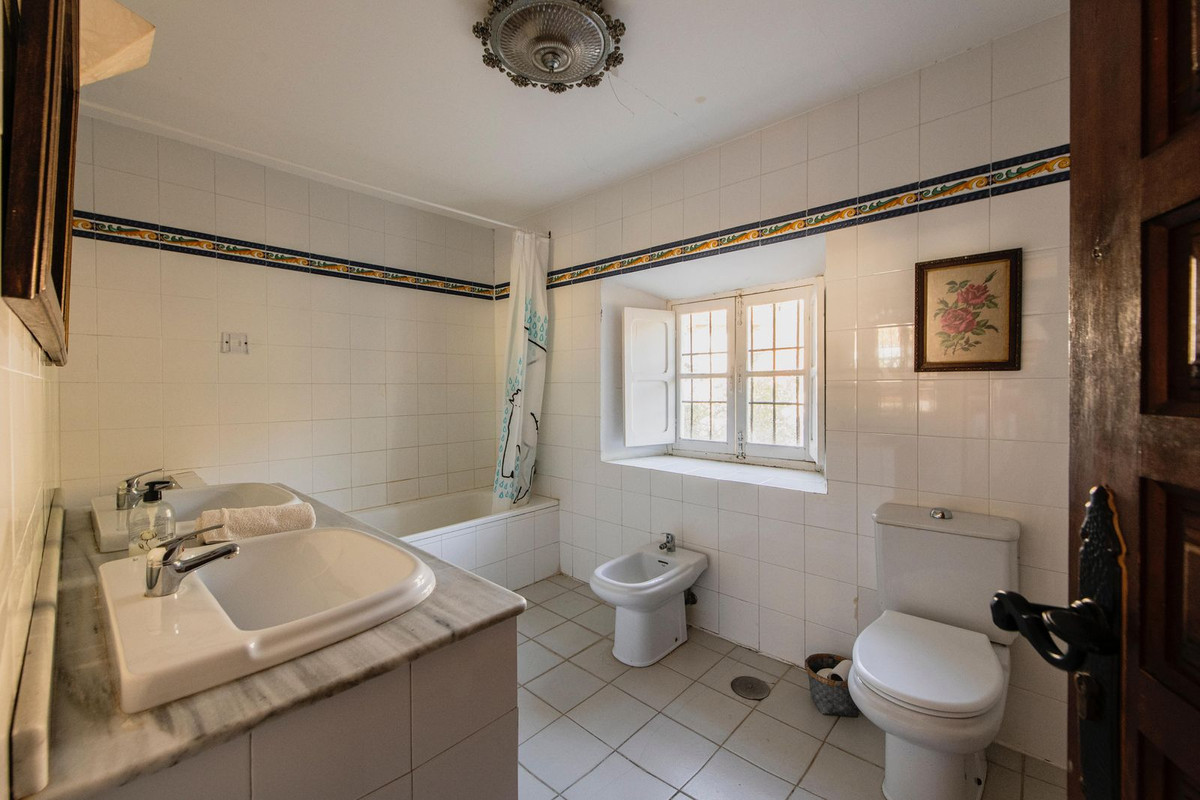 16 Bed, 7 Bath, HouseFor Sale, Malaga, Malaga