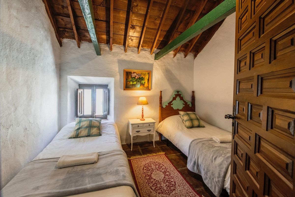 16 Bed, 7 Bath, HouseFor Sale, Malaga, Malaga