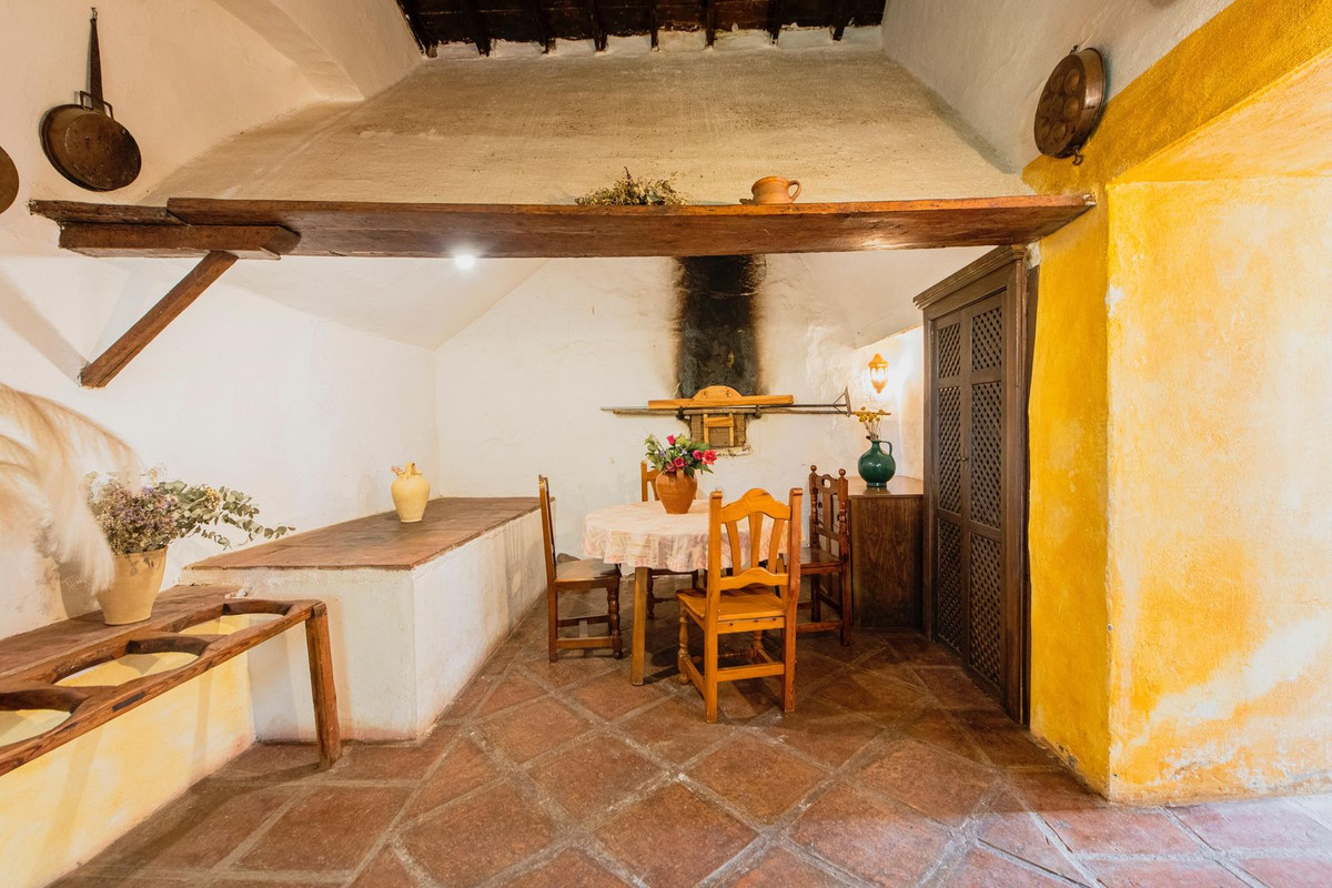 16 Bed, 7 Bath, HouseFor Sale, Malaga, Malaga