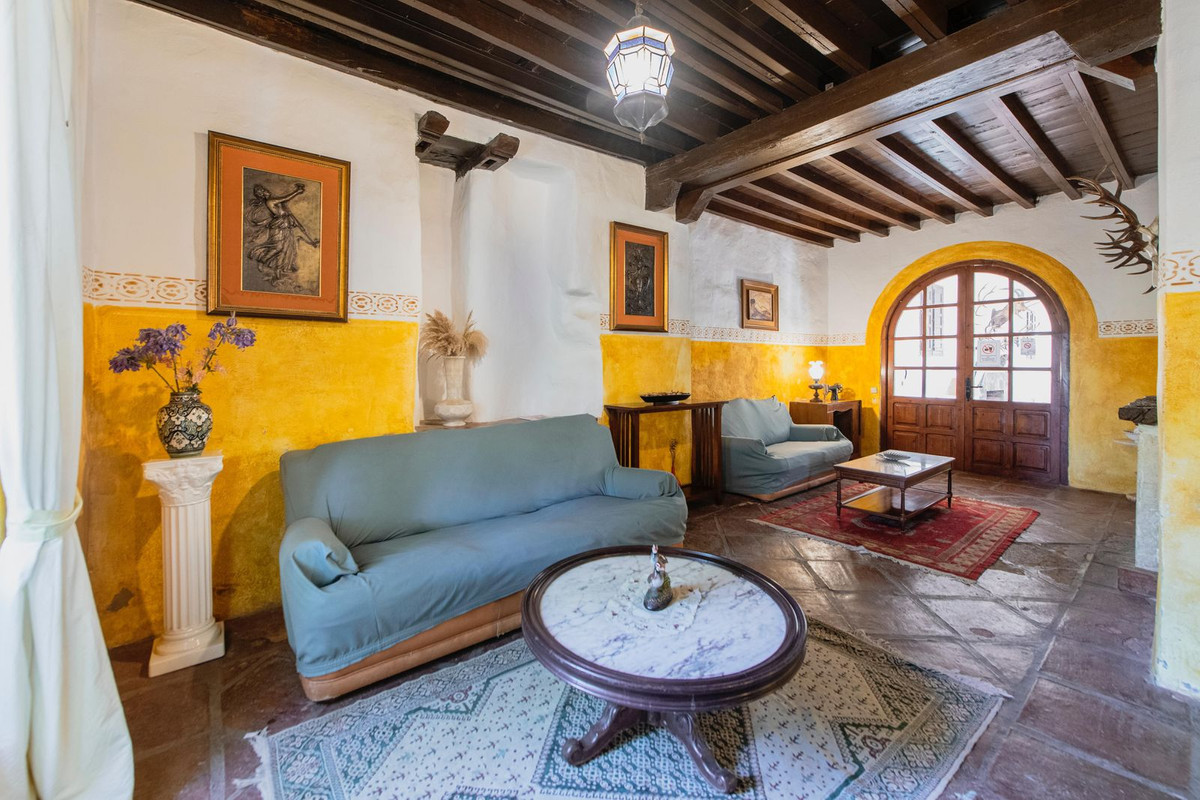 16 Bed, 7 Bath, HouseFor Sale, Malaga, Malaga