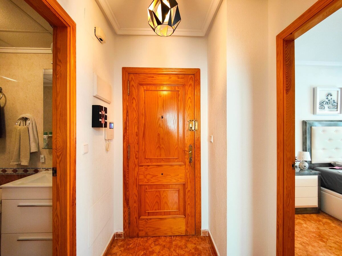 1 Bed, 1 Bath, ApartmentFor Sale, Torrevieja, Alicante