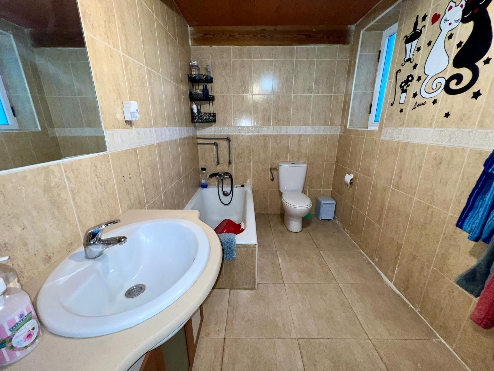 4 Bed, 2 Bath, HouseFor Sale, Yecla, Murcia