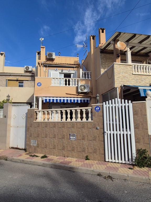 3 Bed, 1 Bath, HouseFor Sale, La Rosaleda, Alicante
