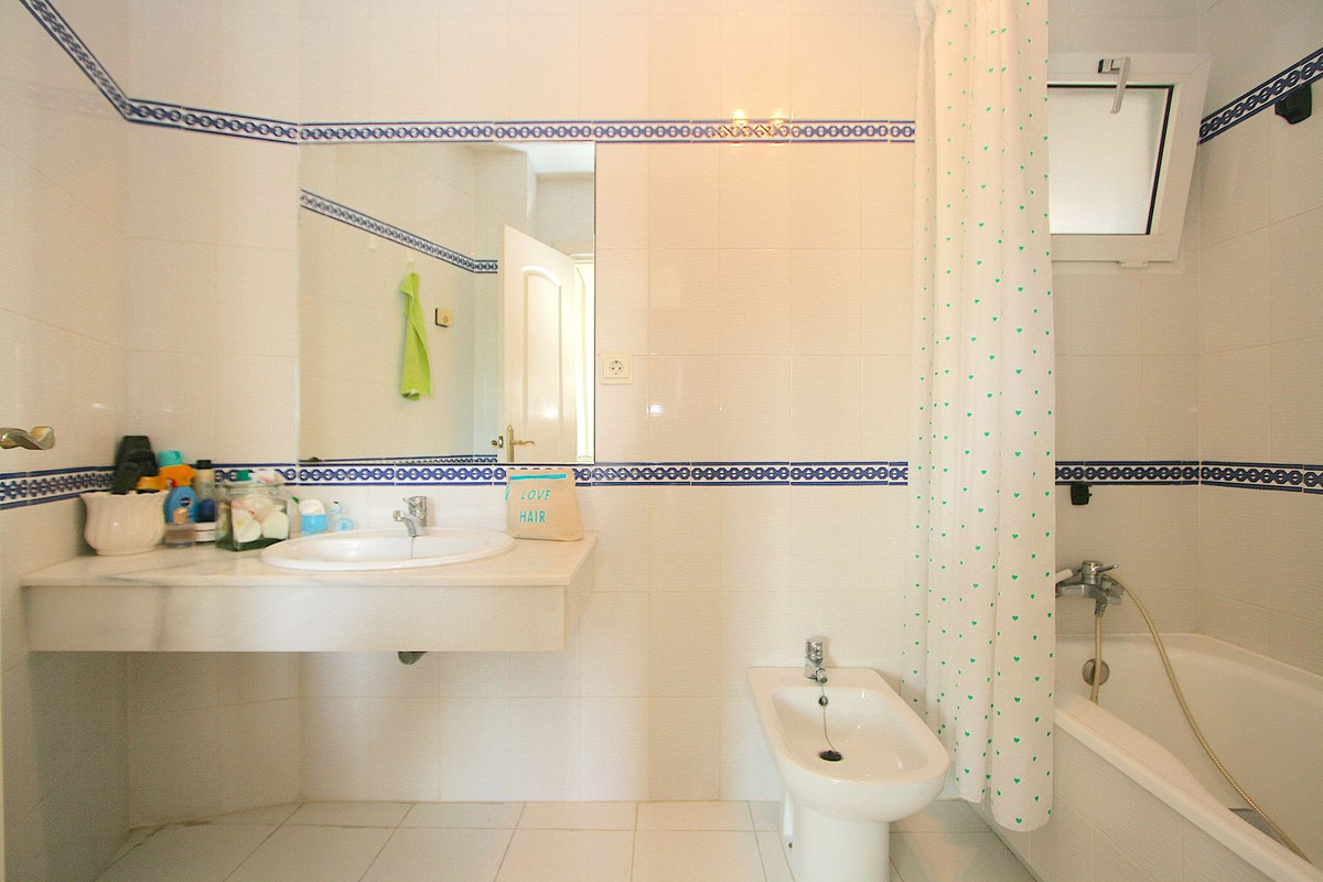 2 Bed, 2 Bath, ApartmentFor Sale, Fuengirola, Malaga