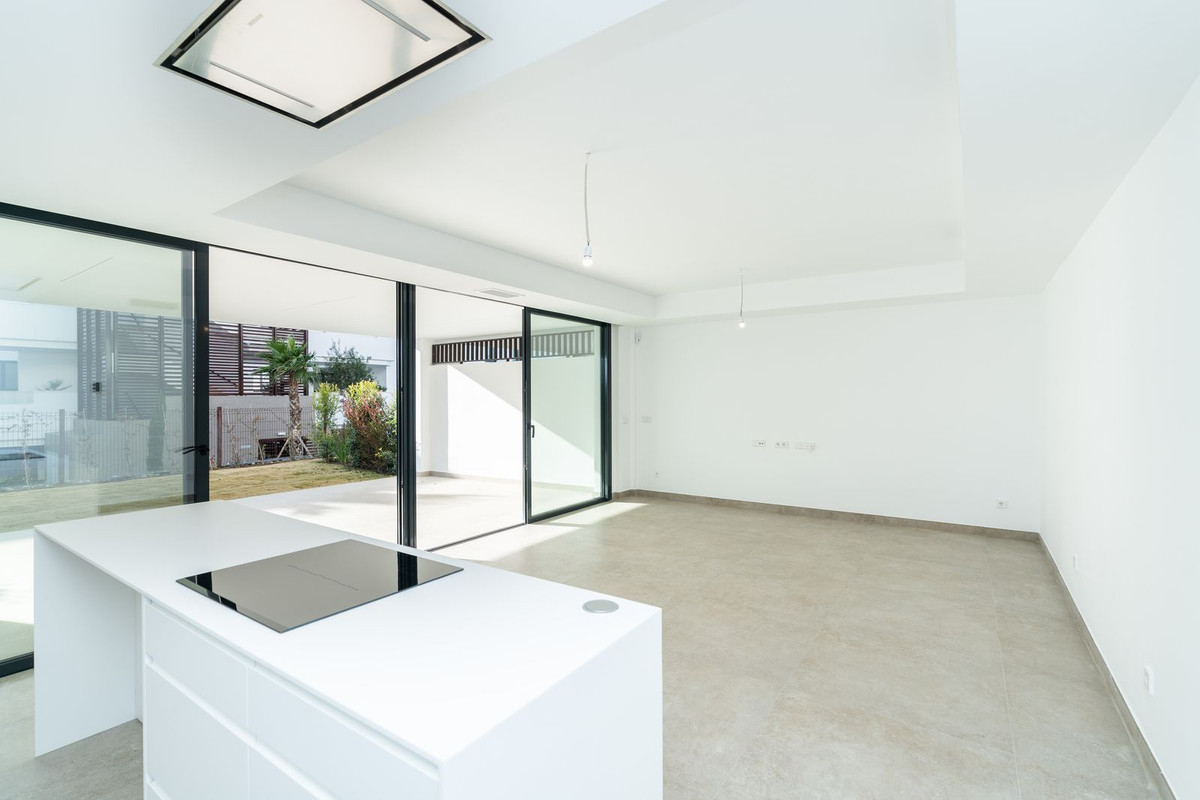 2 Bed, 2 Bath, ApartmentFor Sale, Bel Air, Malaga