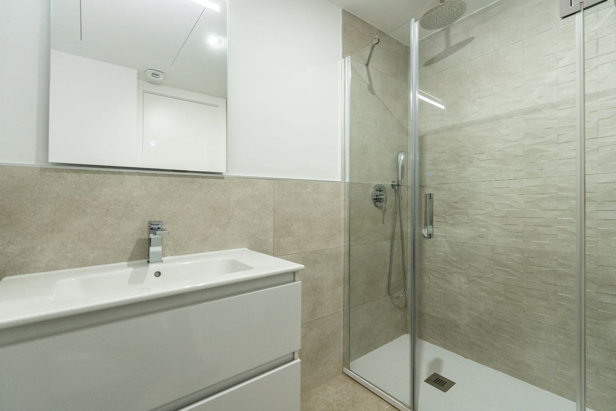 2 Bed, 2 Bath, ApartmentFor Sale, Bel Air, Malaga