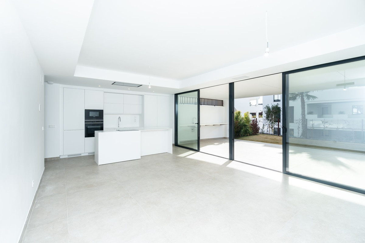 2 Bed, 2 Bath, ApartmentFor Sale, Bel Air, Malaga