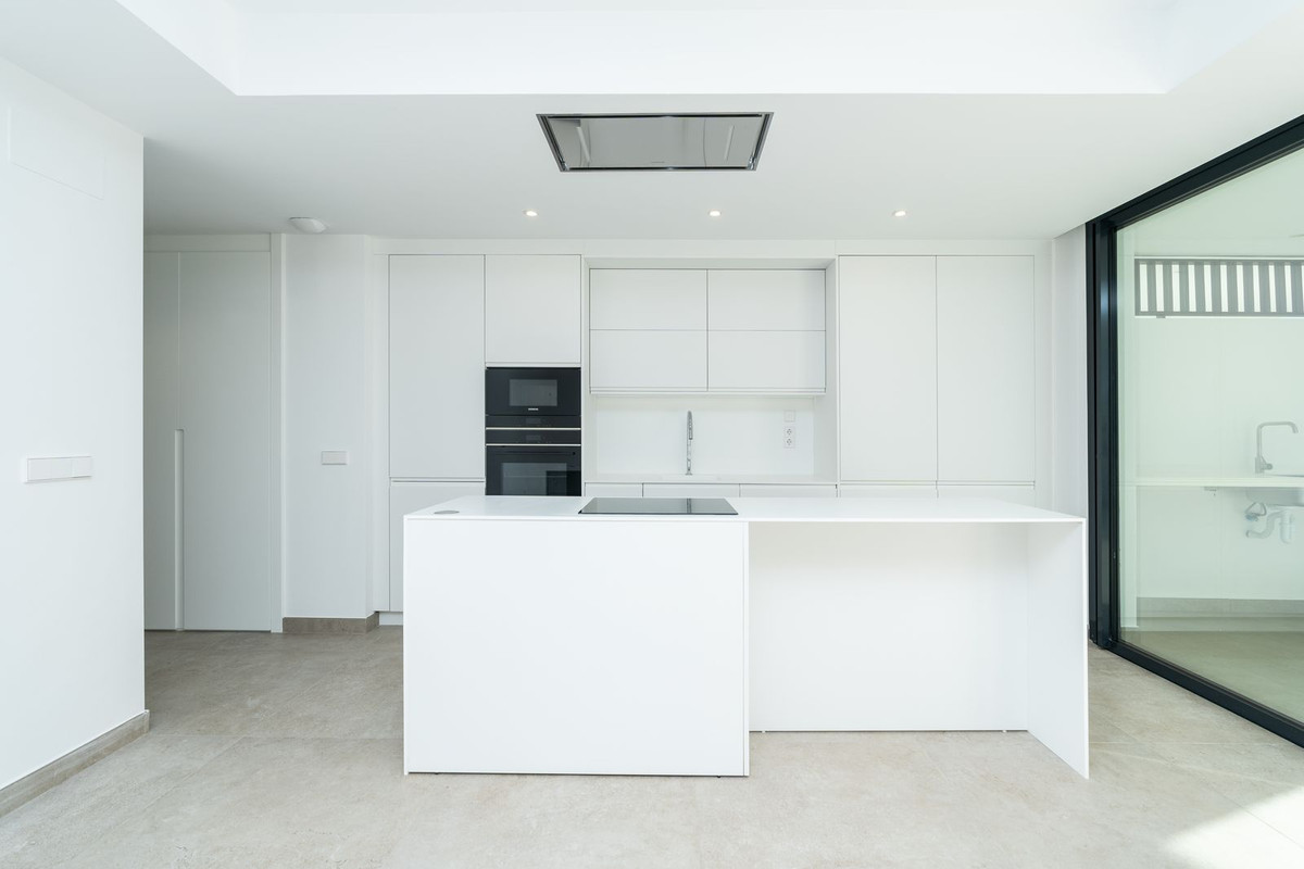 2 Bed, 2 Bath, ApartmentFor Sale, Bel Air, Malaga