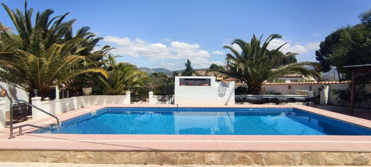 4 Bed, 3 Bath, HouseFor Sale, Sax, Alicante