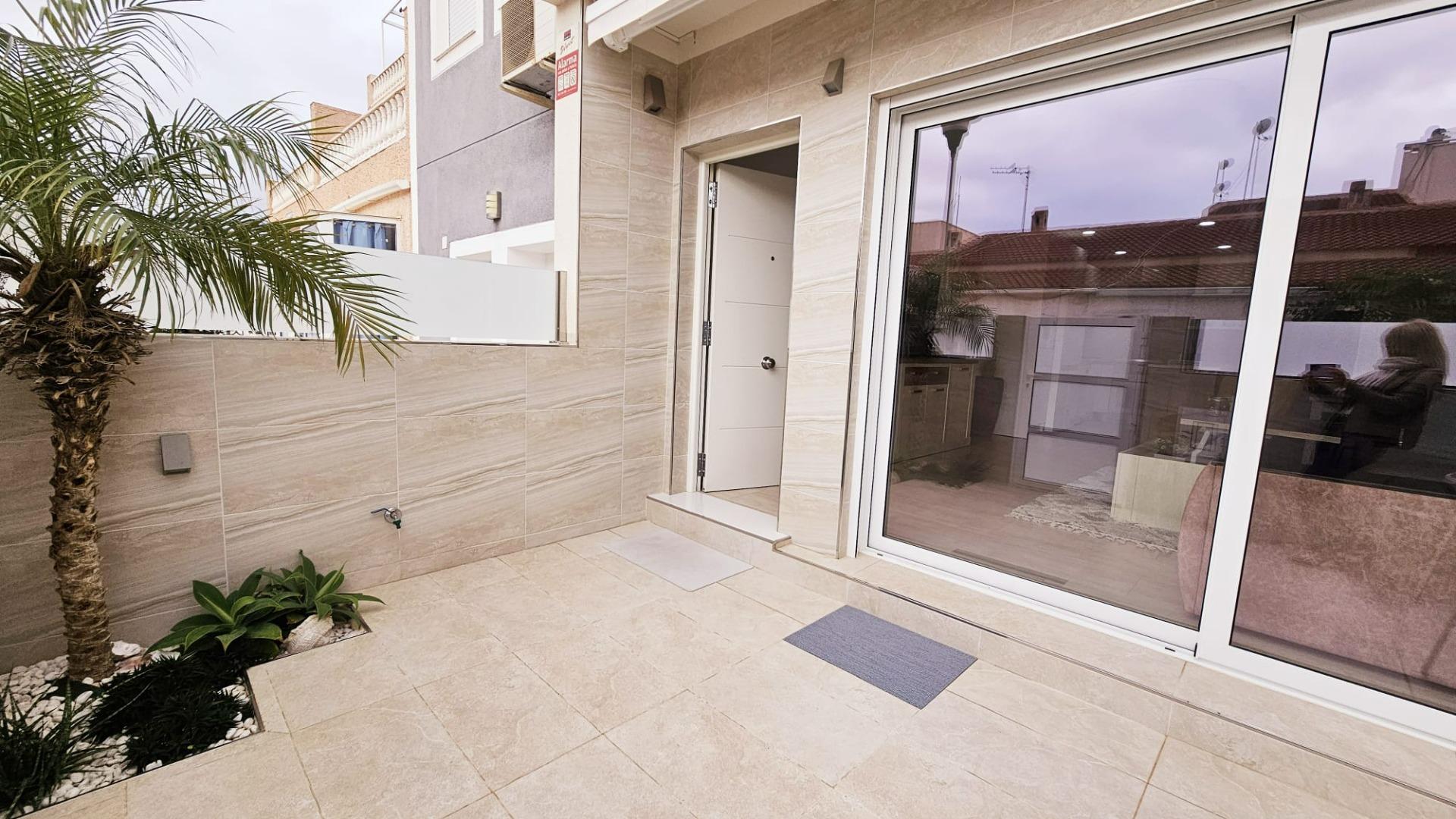 2 Bed, 2 Bath, ApartmentFor Sale, Torrevieja, Alicante