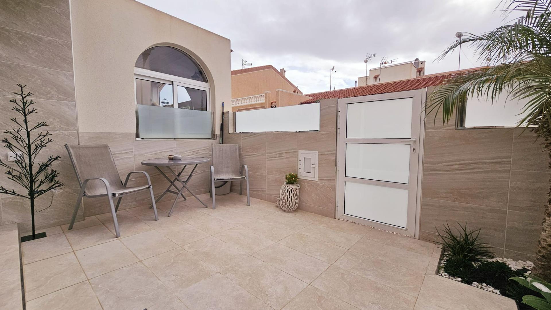 2 Bed, 2 Bath, ApartmentFor Sale, Torrevieja, Alicante