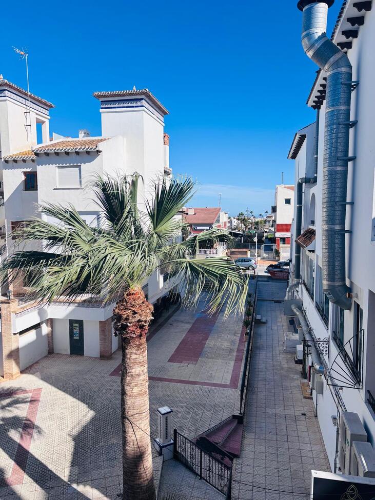 2 Bed, 1 Bath, ApartmentFor Sale, Villamartin, Alicante