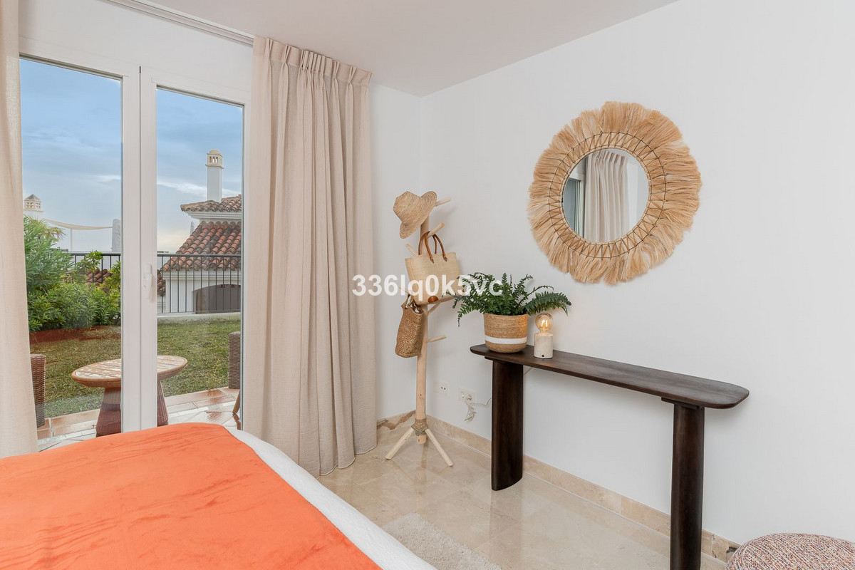3 Bed, 2 Bath, ApartmentFor Sale, Benahavis, Malaga