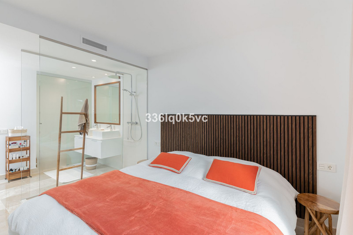 3 Bed, 2 Bath, ApartmentFor Sale, Benahavis, Malaga