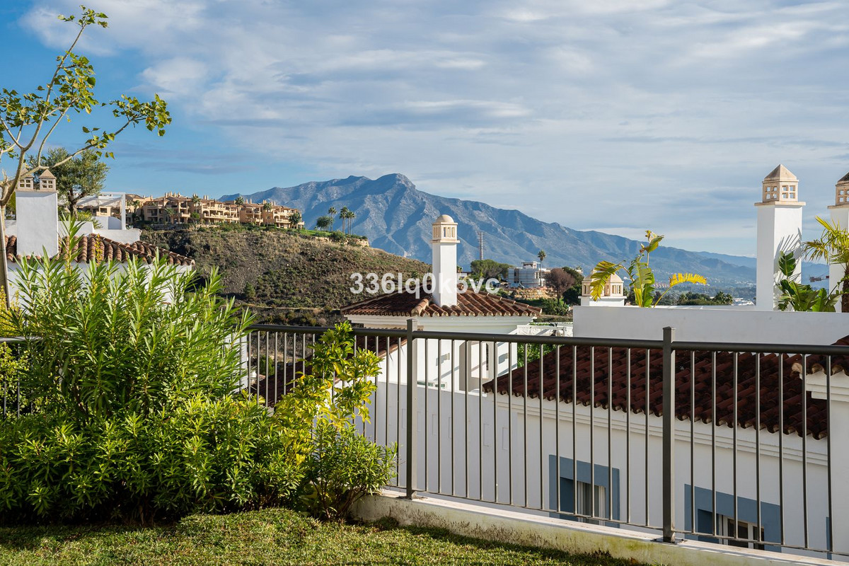 3 Bed, 2 Bath, ApartmentFor Sale, Benahavis, Malaga