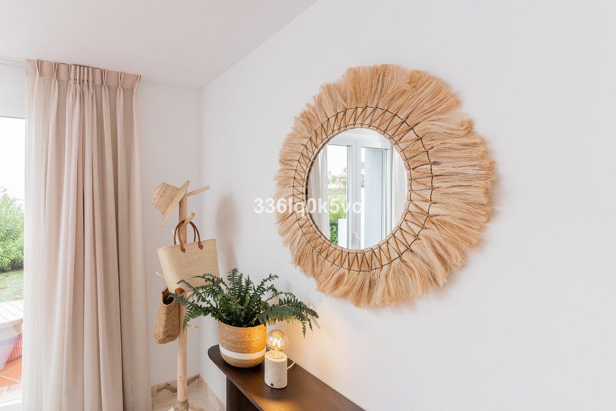 3 Bed, 2 Bath, ApartmentFor Sale, Benahavis, Malaga