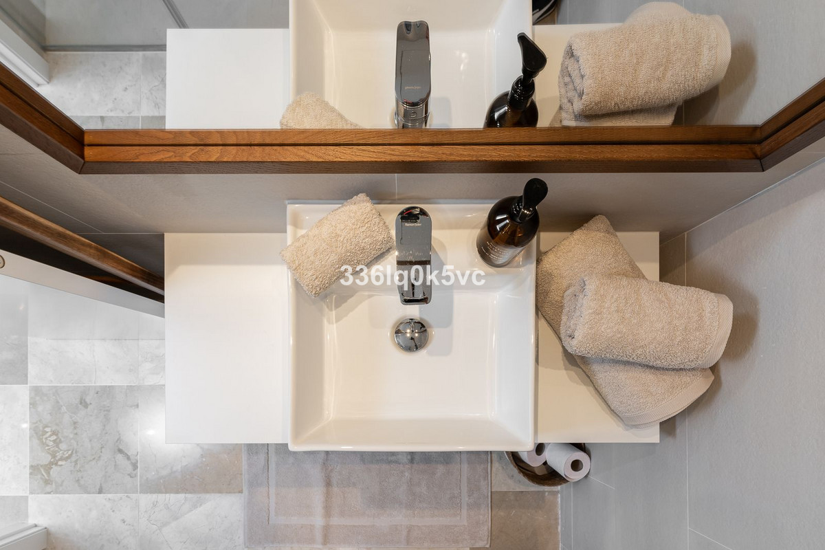 3 Bed, 2 Bath, ApartmentFor Sale, Benahavis, Malaga