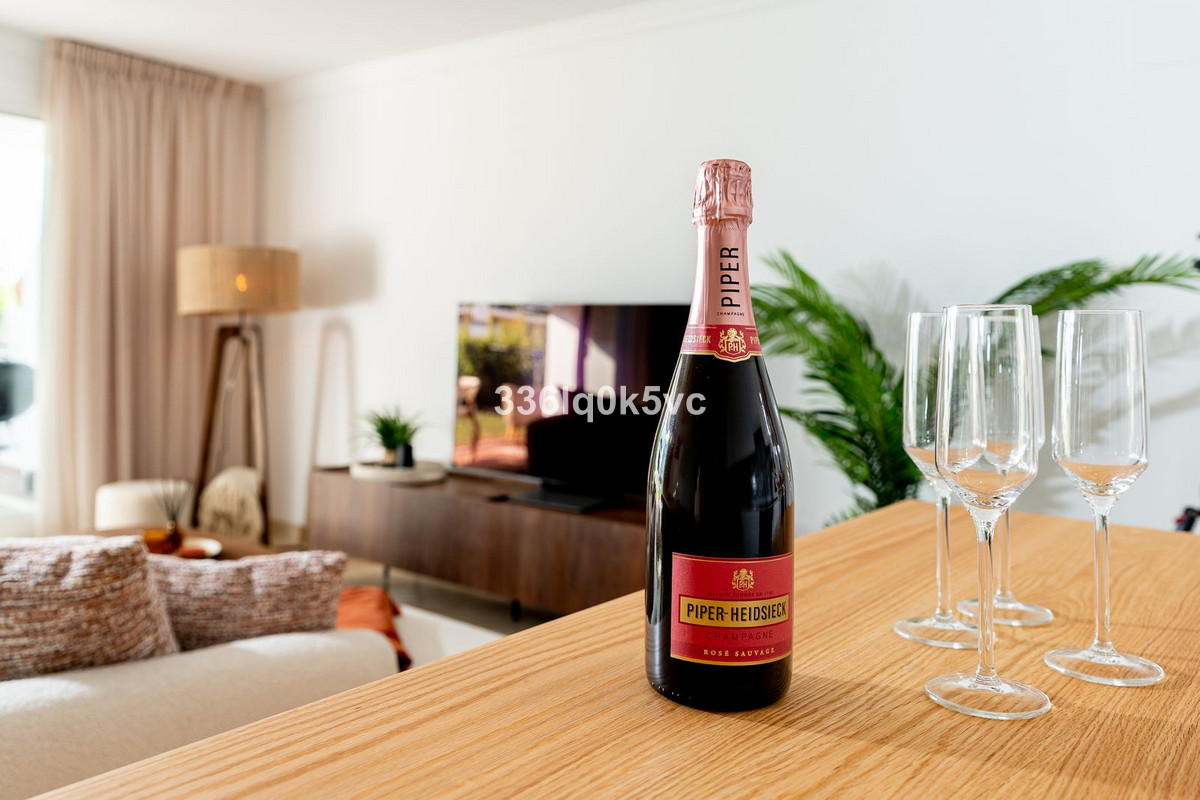 3 Bed, 2 Bath, ApartmentFor Sale, Benahavis, Malaga