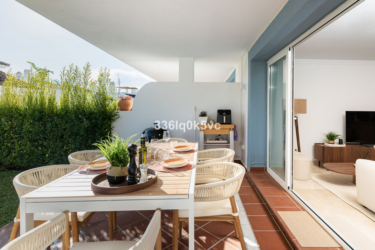 3 Bed, 2 Bath, ApartmentFor Sale, Benahavis, Malaga