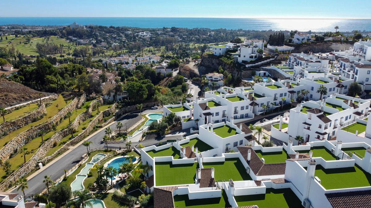 2 Bed, 2 Bath, ApartmentFor Sale, El Paraíso, Estepona, Malaga