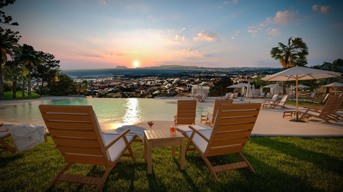 2 Bed, 2 Bath, ApartmentFor Sale, El Paraíso, Estepona, Malaga