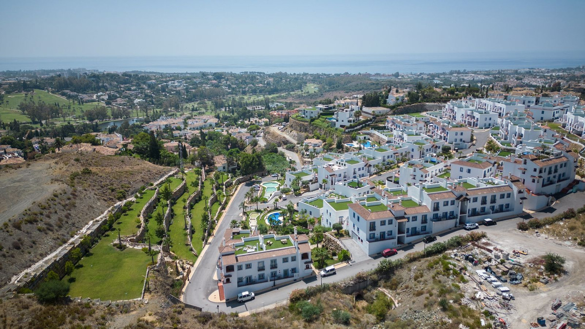 2 Bed, 2 Bath, ApartmentFor Sale, El Paraíso, Estepona, Malaga