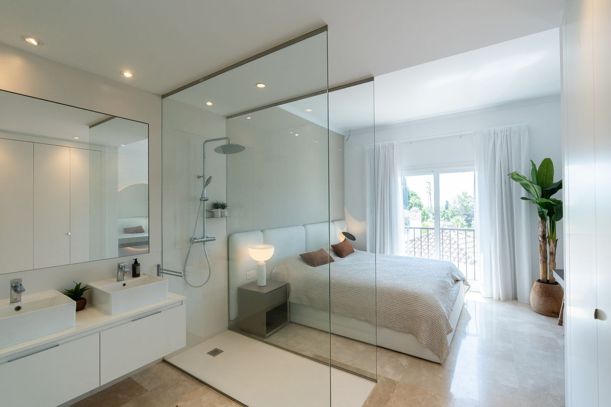 2 Bed, 2 Bath, ApartmentFor Sale, El Paraíso, Estepona, Malaga