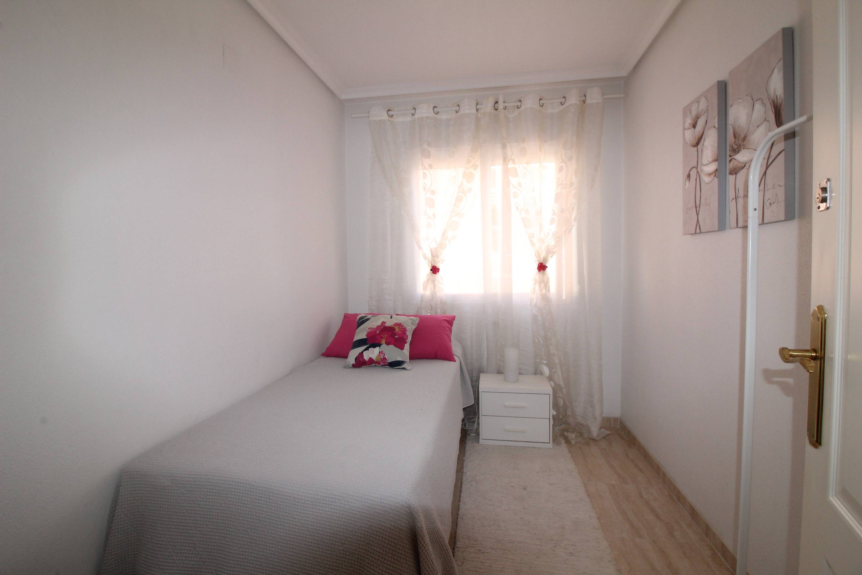 2 Bed, 1 Bath, ApartmentFor Sale, Torrevieja, Alicante