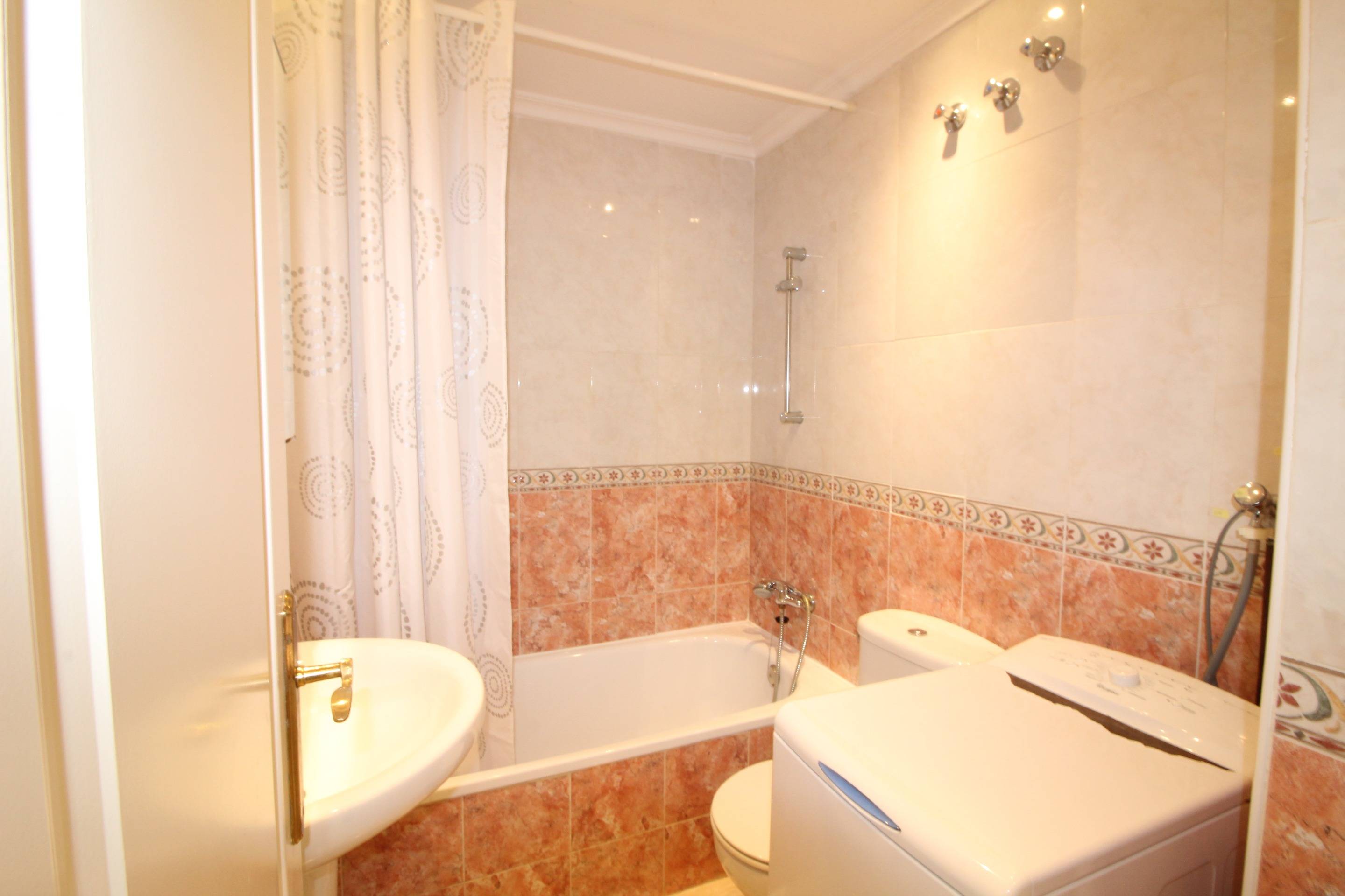 2 Bed, 1 Bath, ApartmentFor Sale, Torrevieja, Alicante