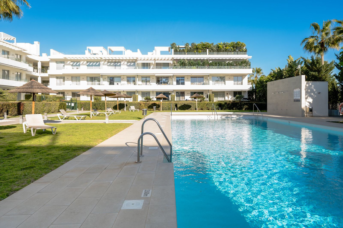 3 Bed, 2 Bath, ApartmentFor Sale, Bel Air, Malaga