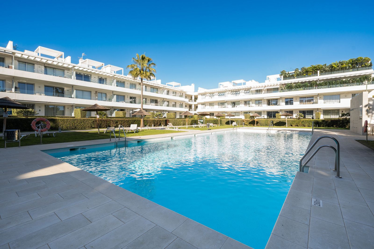 3 Bed, 2 Bath, ApartmentFor Sale, Bel Air, Malaga
