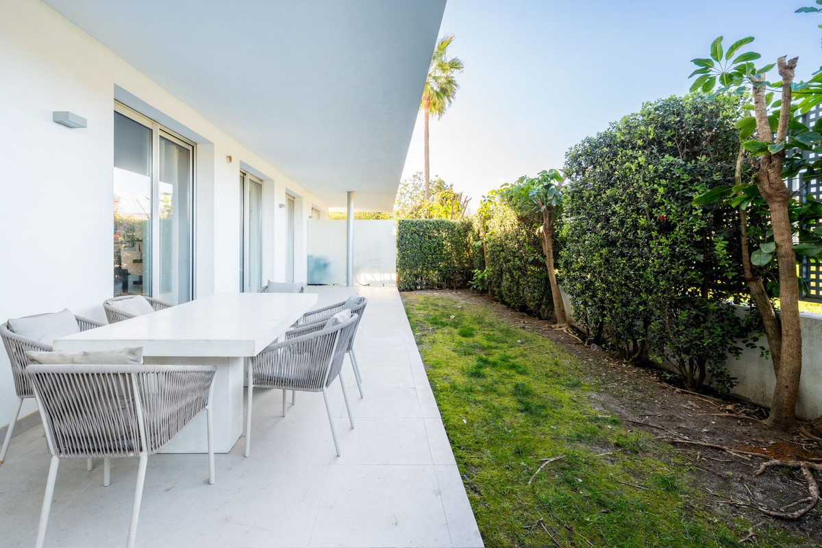 3 Bed, 2 Bath, ApartmentFor Sale, Bel Air, Malaga