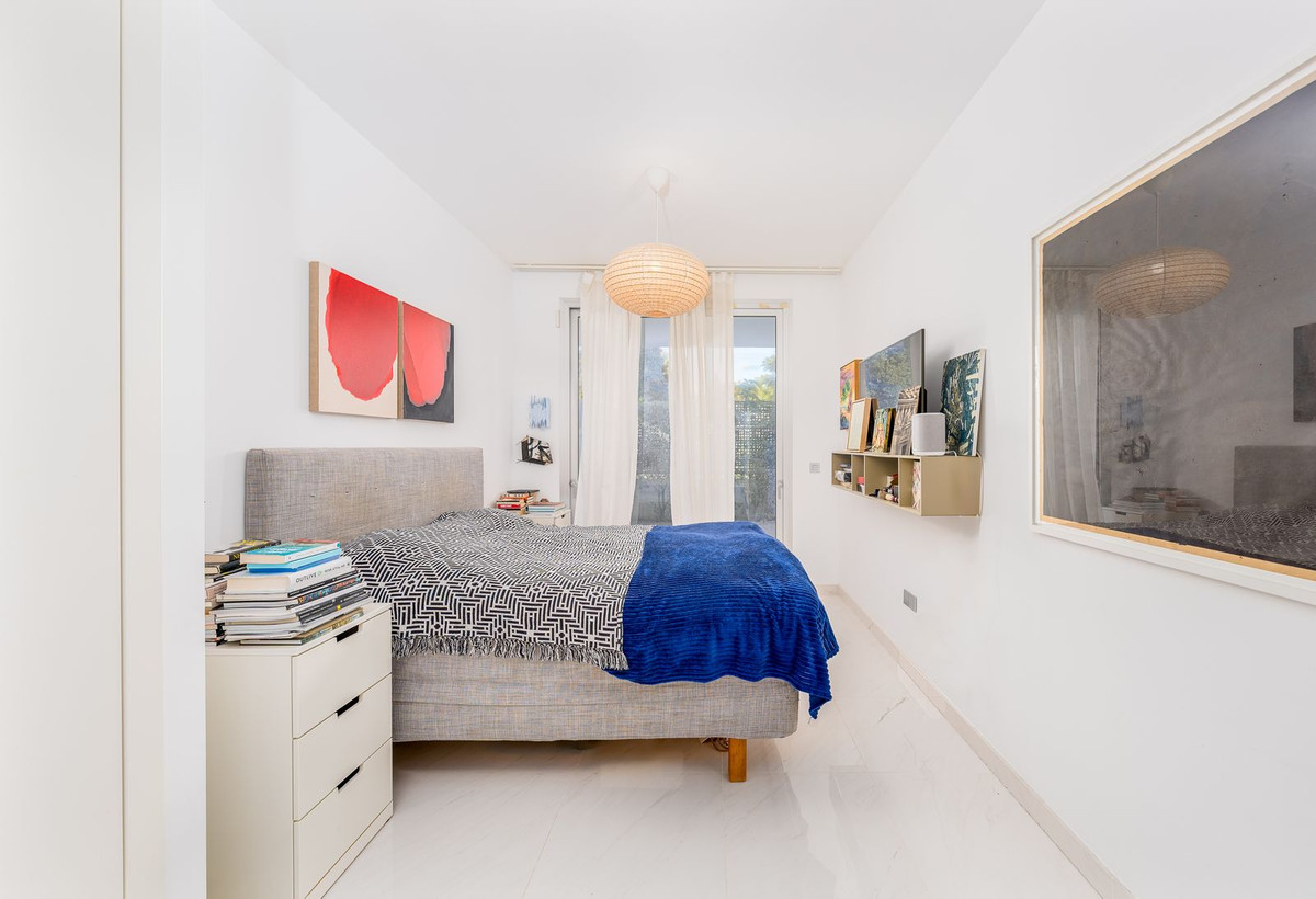 3 Bed, 2 Bath, ApartmentFor Sale, Bel Air, Malaga