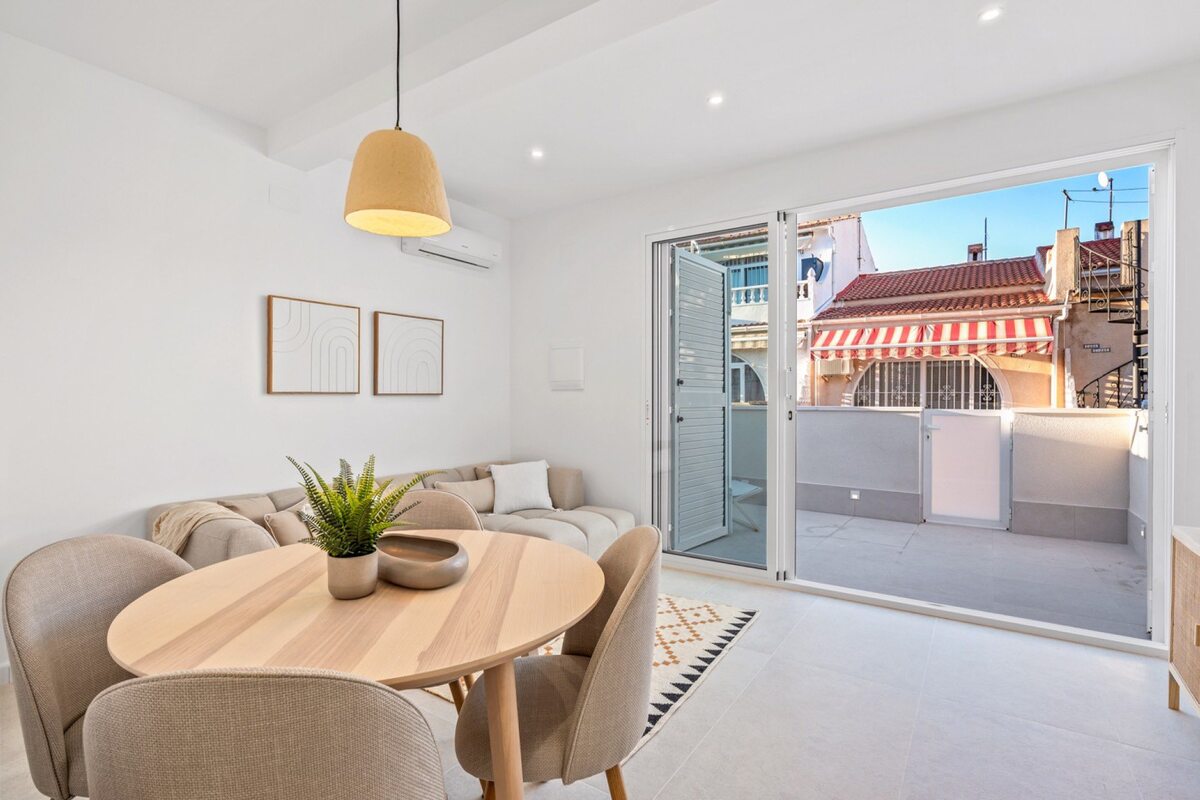 2 Bed, 1 Bath, HouseFor Sale, Torrevieja, Alicante